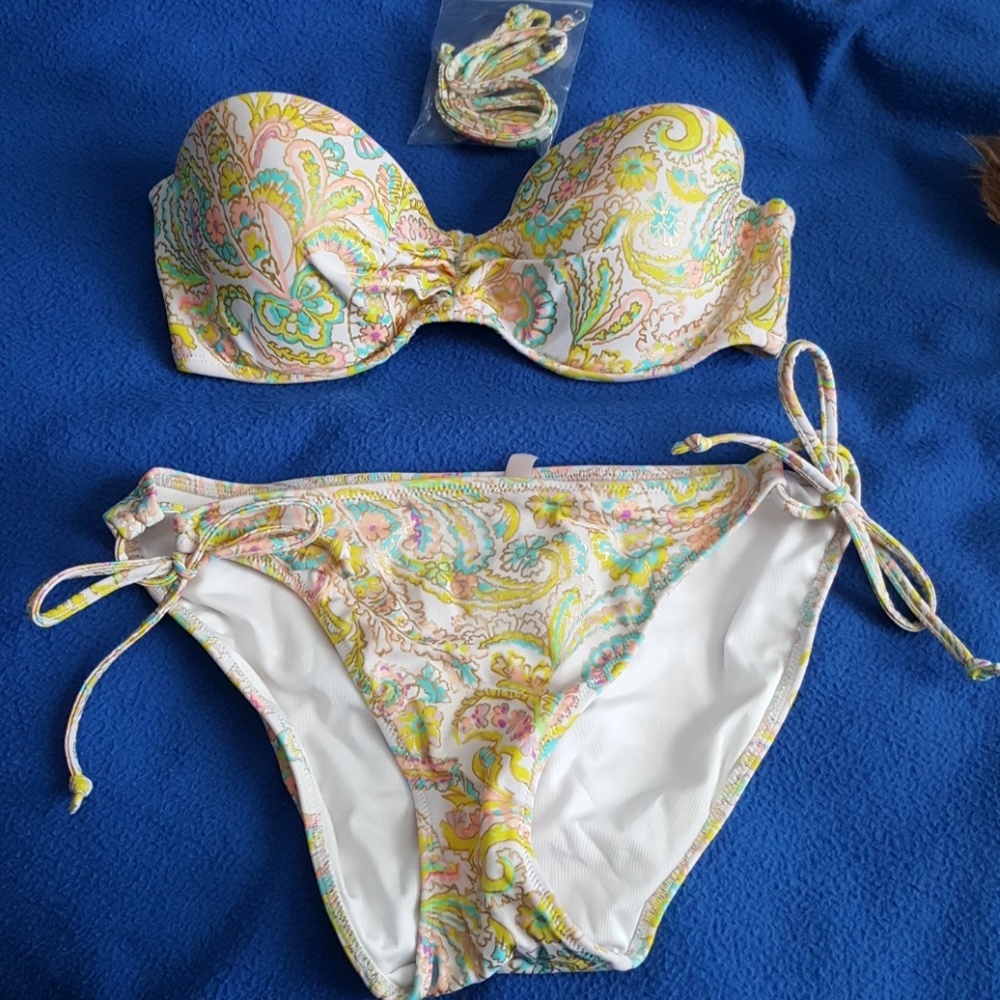 Victoria's Secret bikini